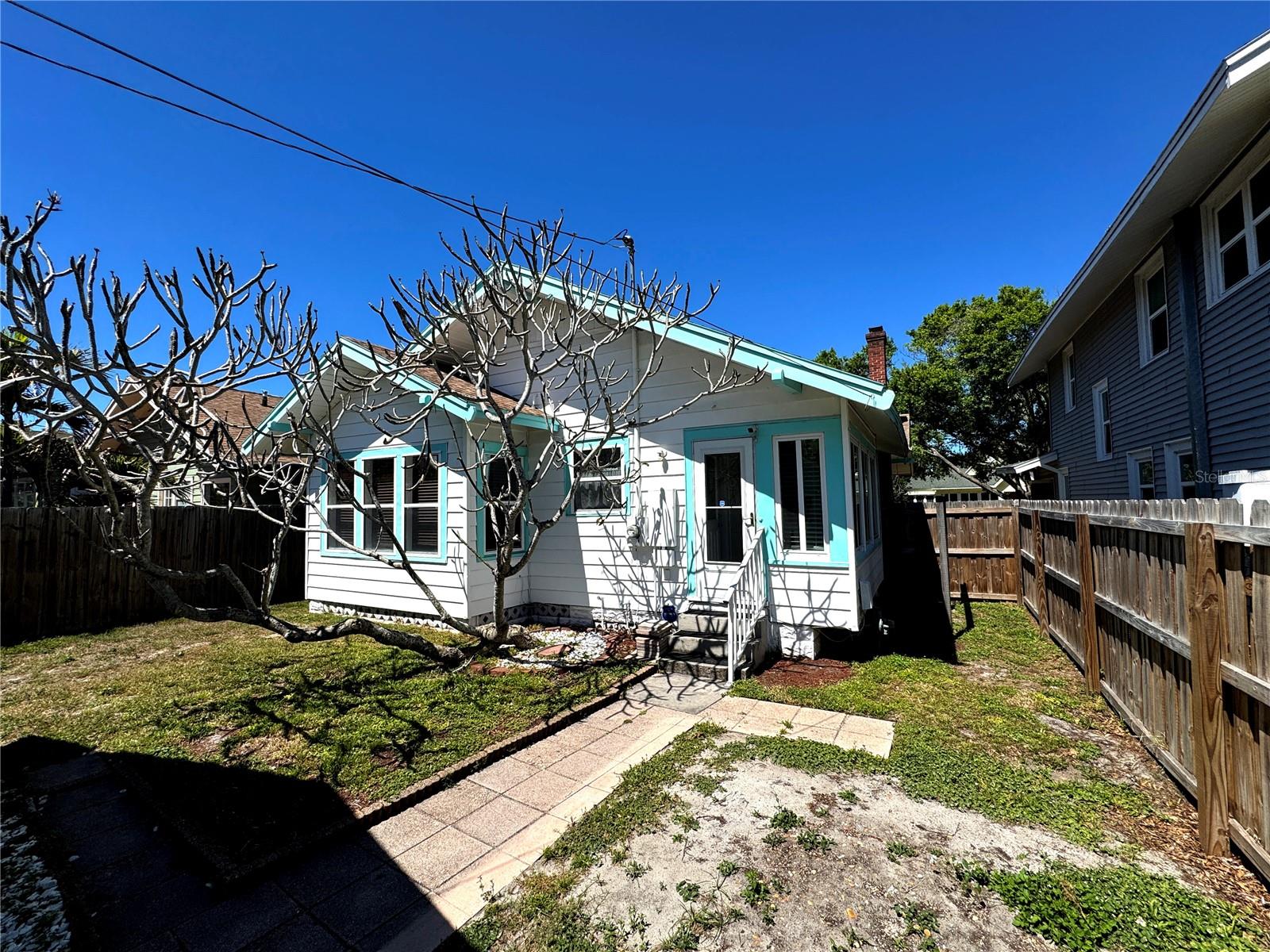160 16TH AVE NE, ST PETERSBURG, FL, 33704