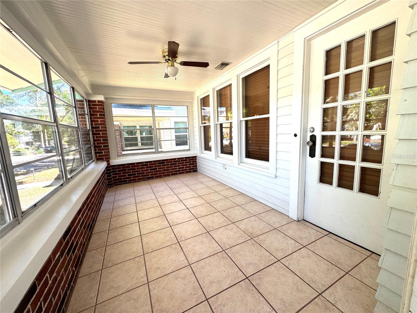 160 16TH AVE NE, ST PETERSBURG, FL, 33704