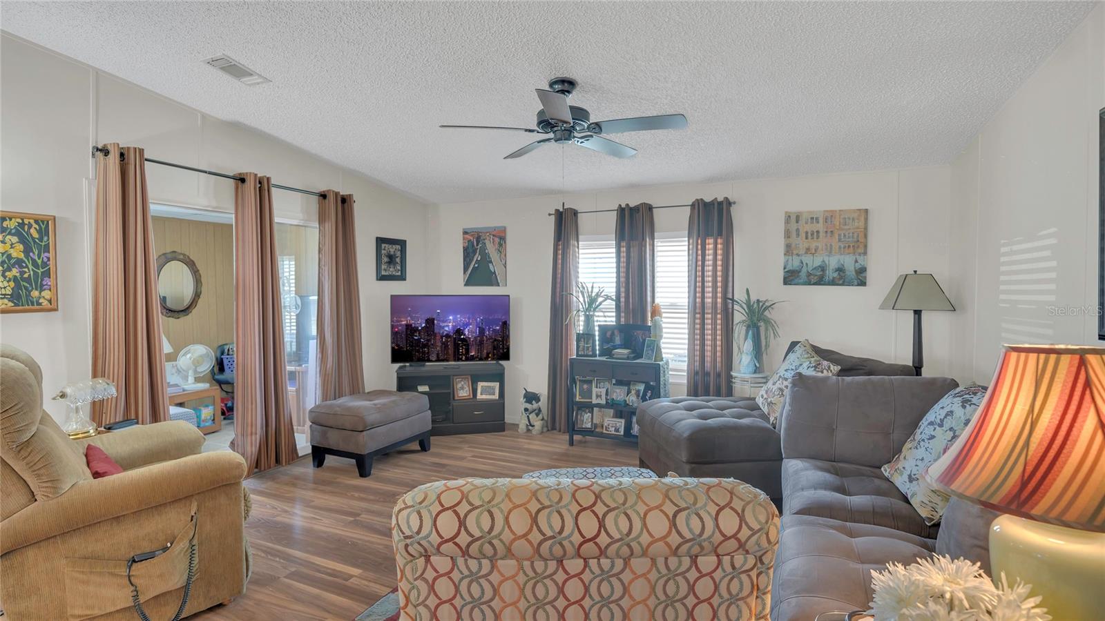 1408 SCHULT CT, TAVARES, FL, 32778