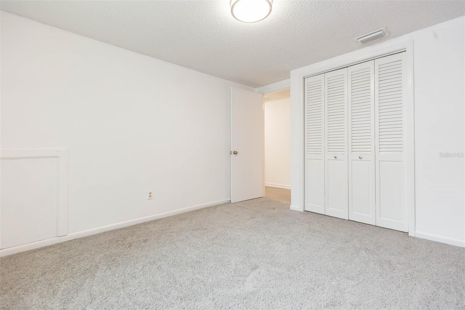 7434 OAKVISTA CIR, TAMPA, FL, 33634