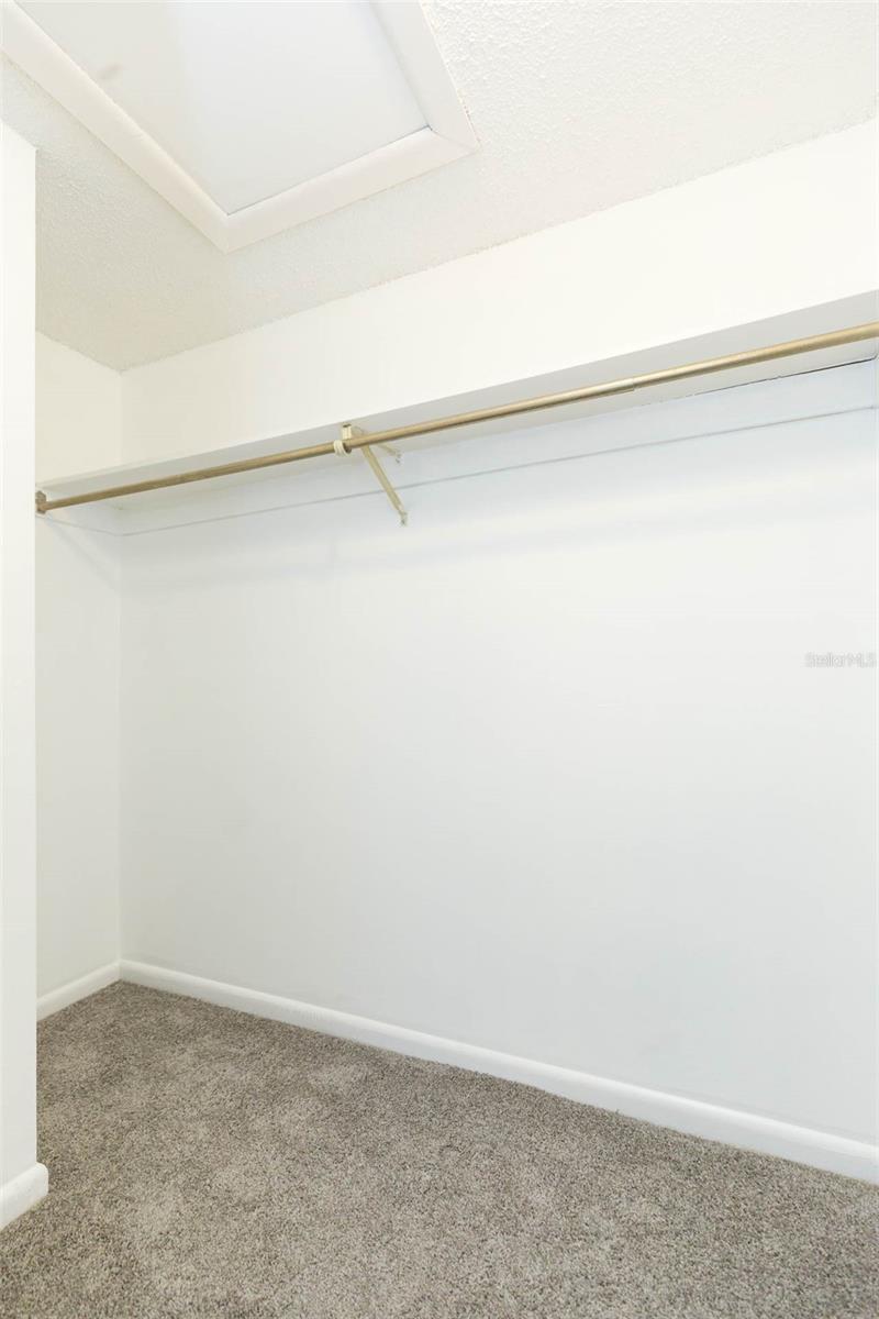 7434 OAKVISTA CIR, TAMPA, FL, 33634