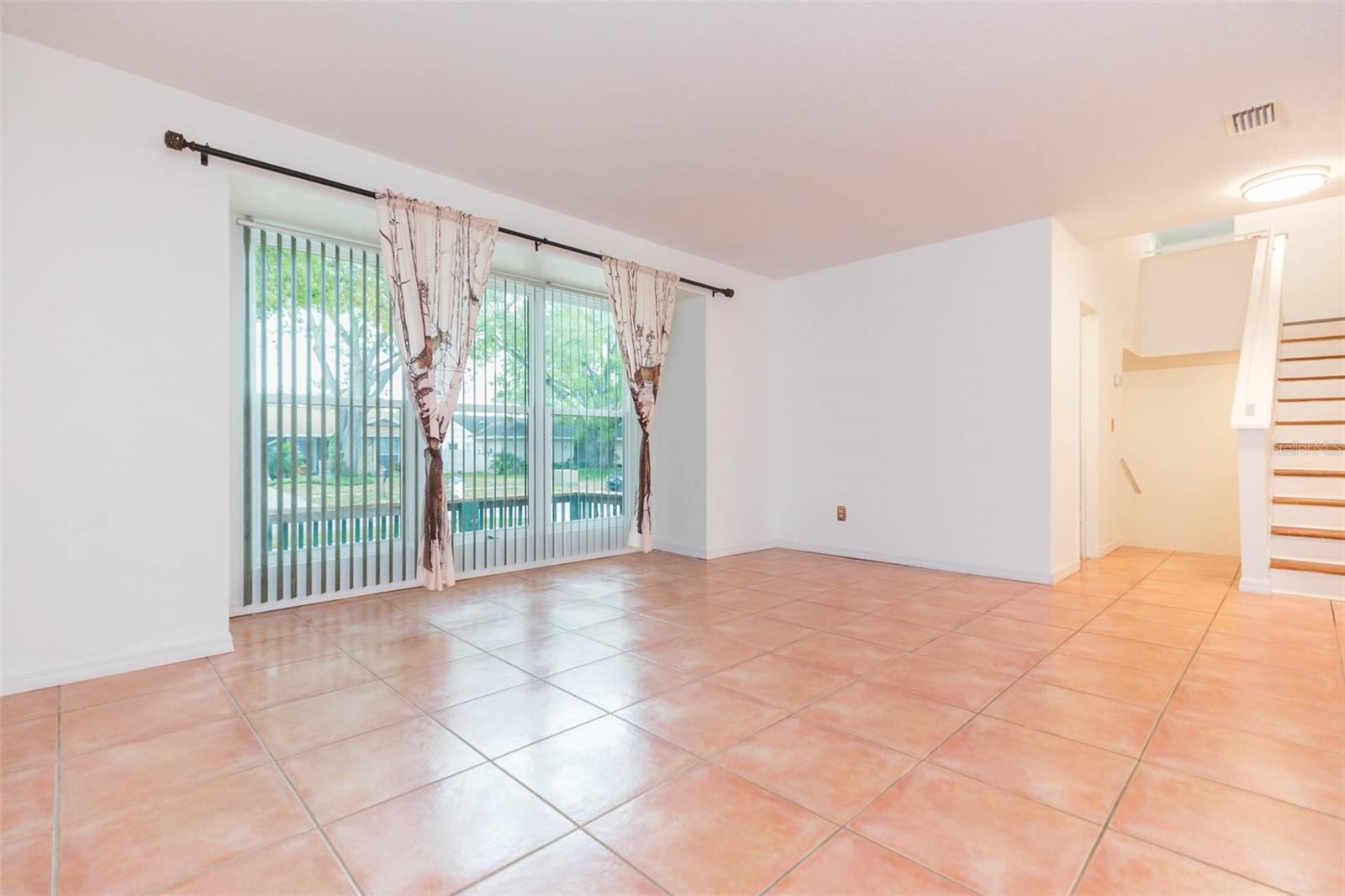 7434 OAKVISTA CIR, TAMPA, FL, 33634