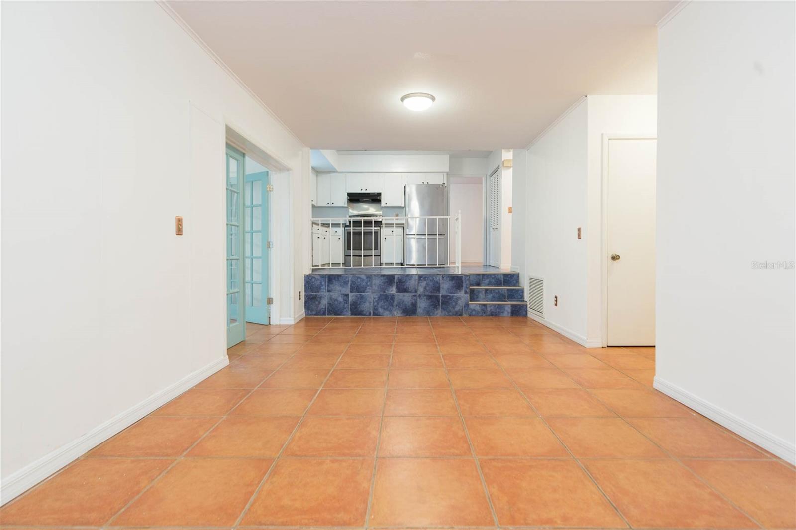 7434 OAKVISTA CIR, TAMPA, FL, 33634