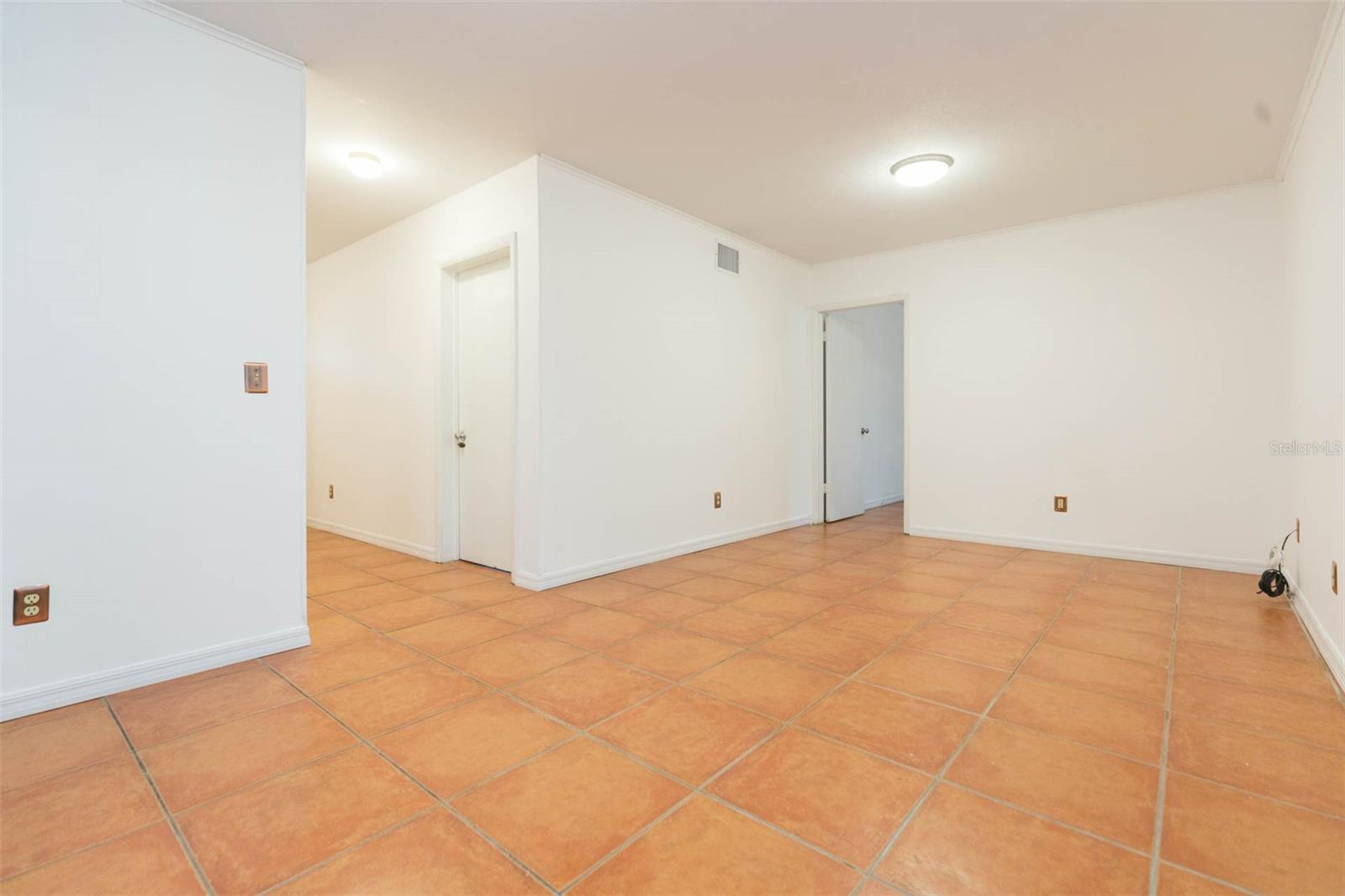 7434 OAKVISTA CIR, TAMPA, FL, 33634