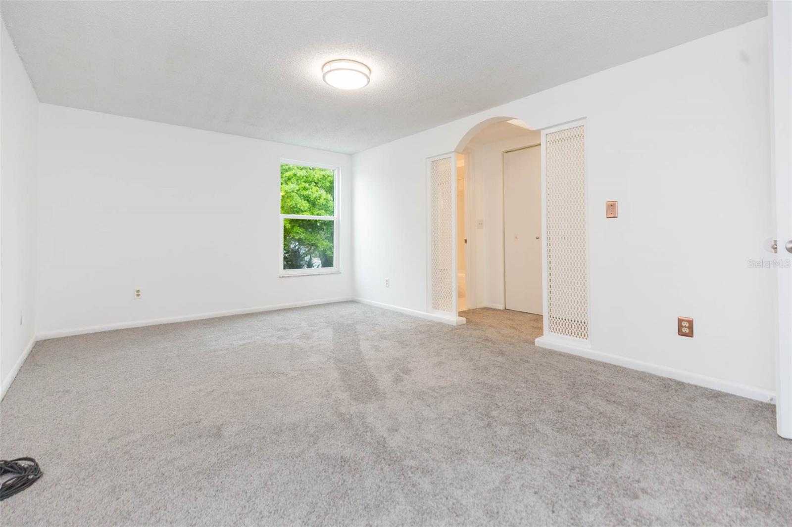 7434 OAKVISTA CIR, TAMPA, FL, 33634