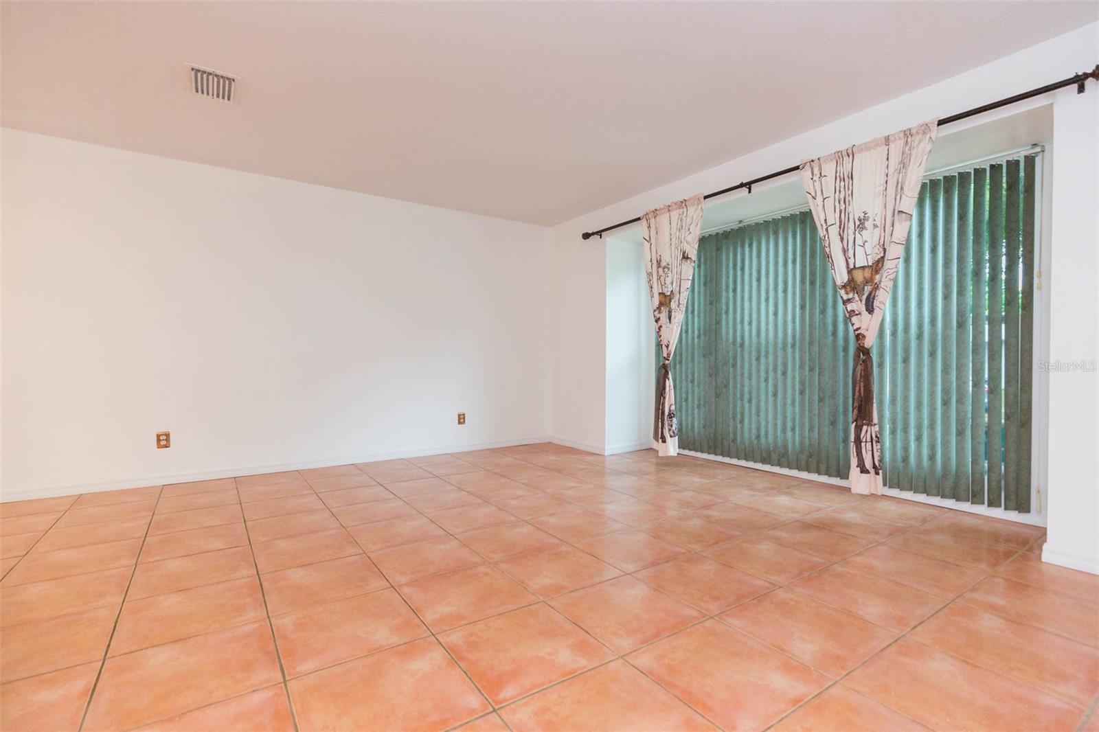 7434 OAKVISTA CIR, TAMPA, FL, 33634