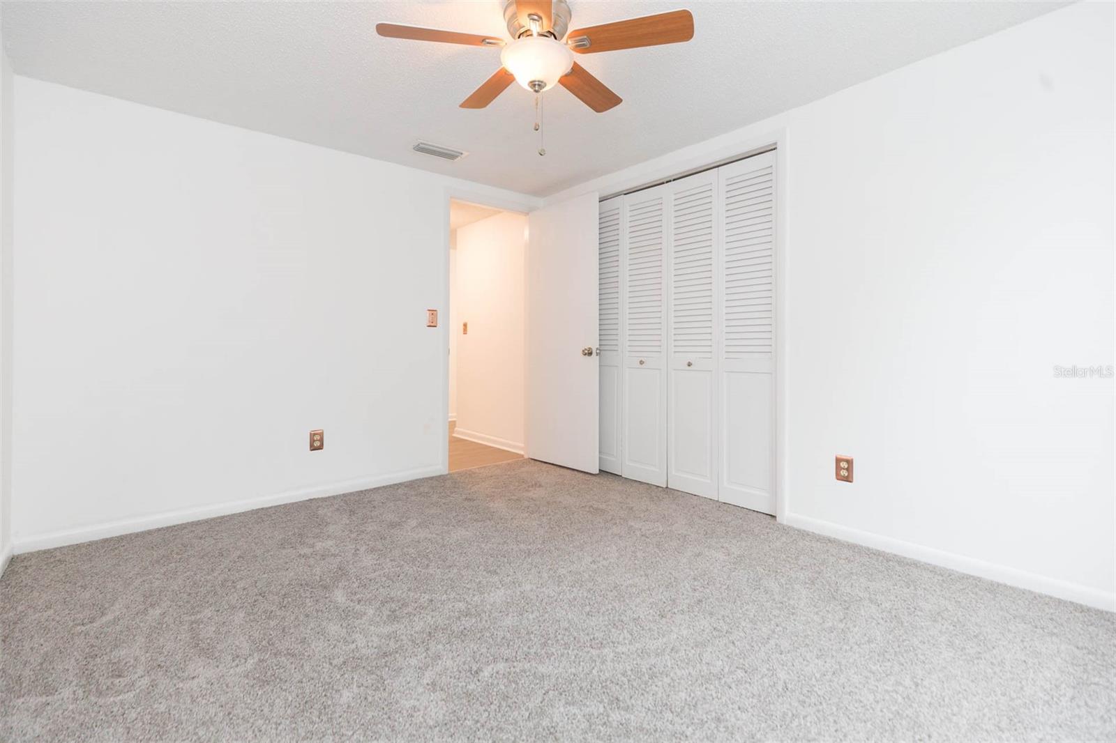 7434 OAKVISTA CIR, TAMPA, FL, 33634