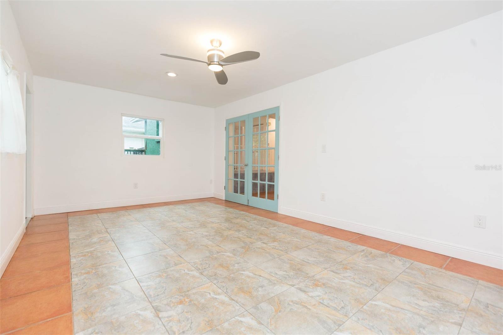 7434 OAKVISTA CIR, TAMPA, FL, 33634