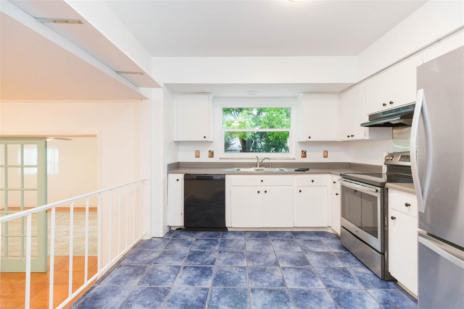 7434 OAKVISTA CIR, TAMPA, FL, 33634