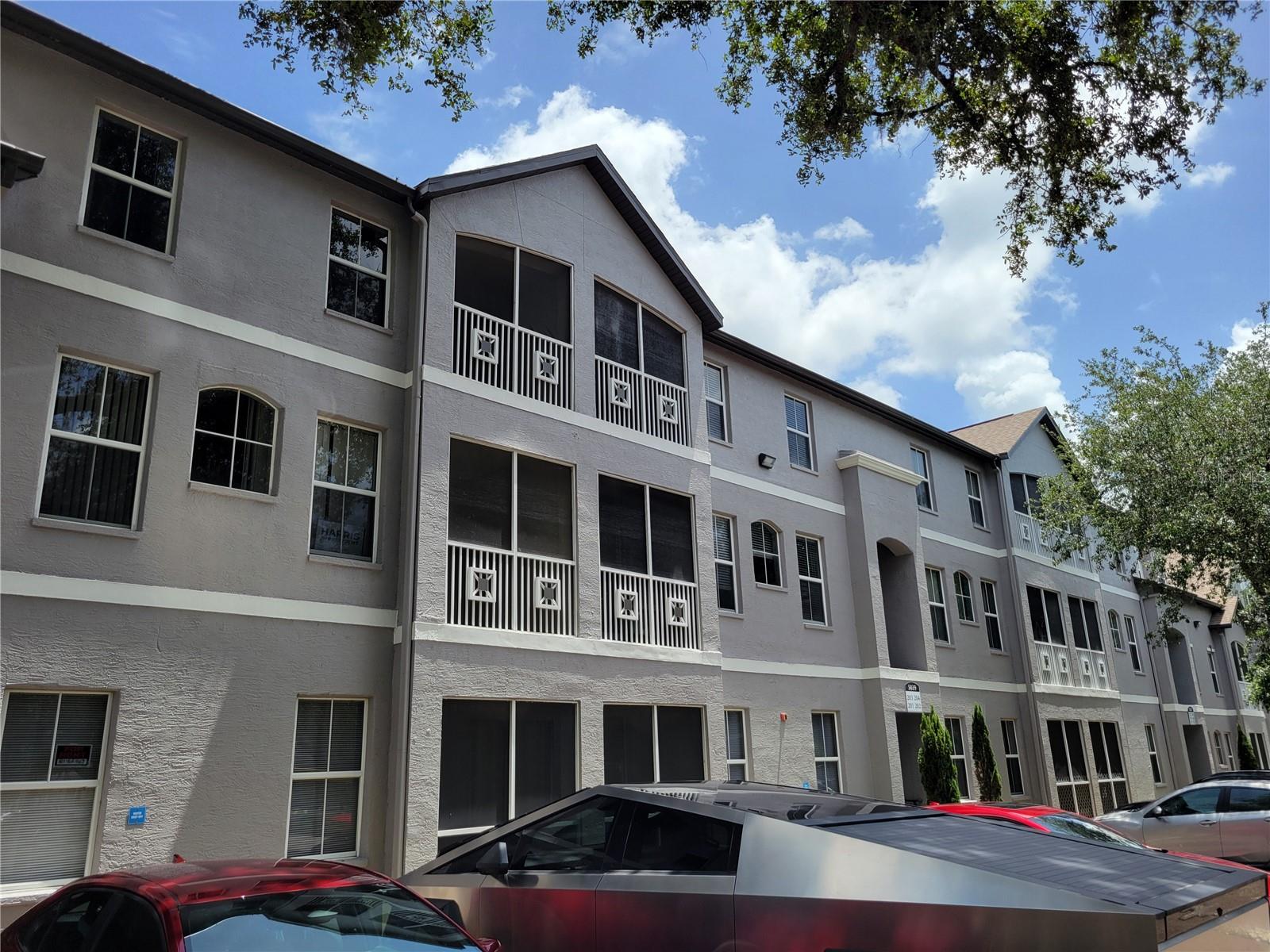 5041 SUNRIDGE PALMS DR #201, TAMPA, FL, 33617