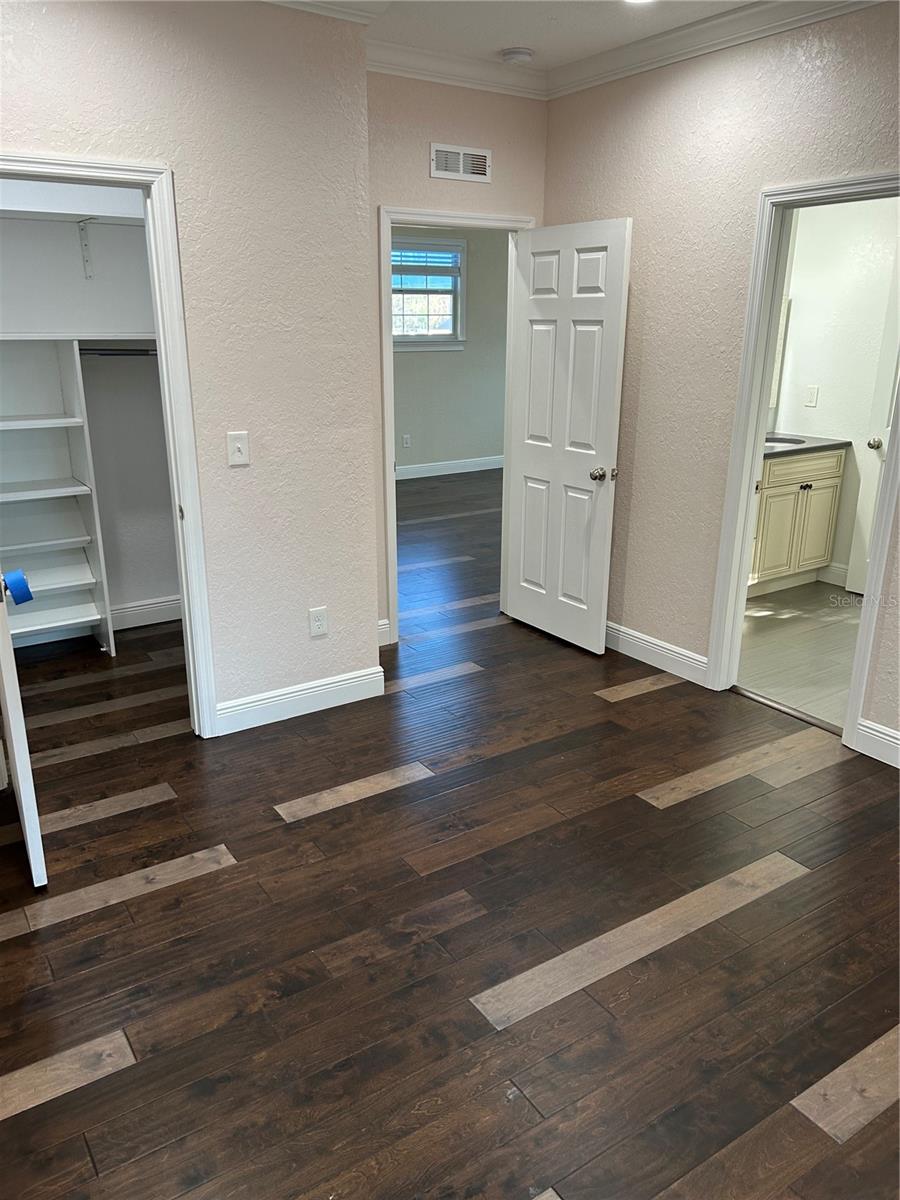 8006 N ROME AVE, TAMPA, FL, 33604