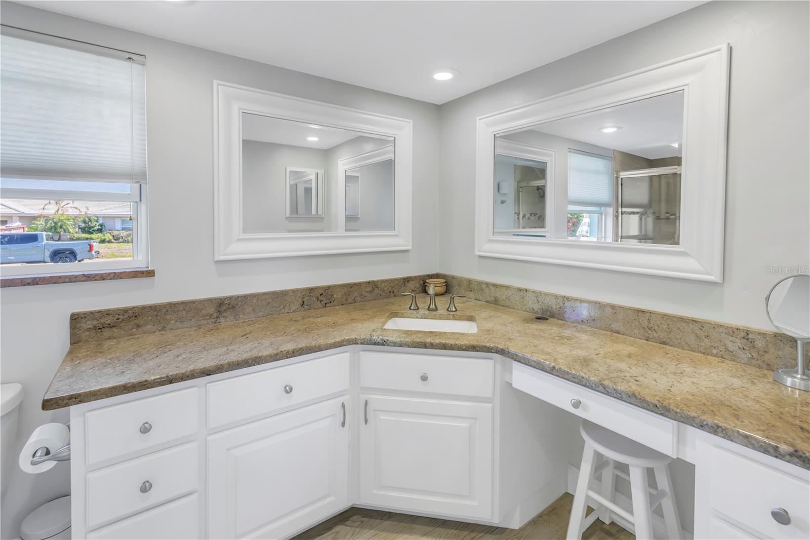 5208 DENVER ST NE, ST PETERSBURG, FL, 33703