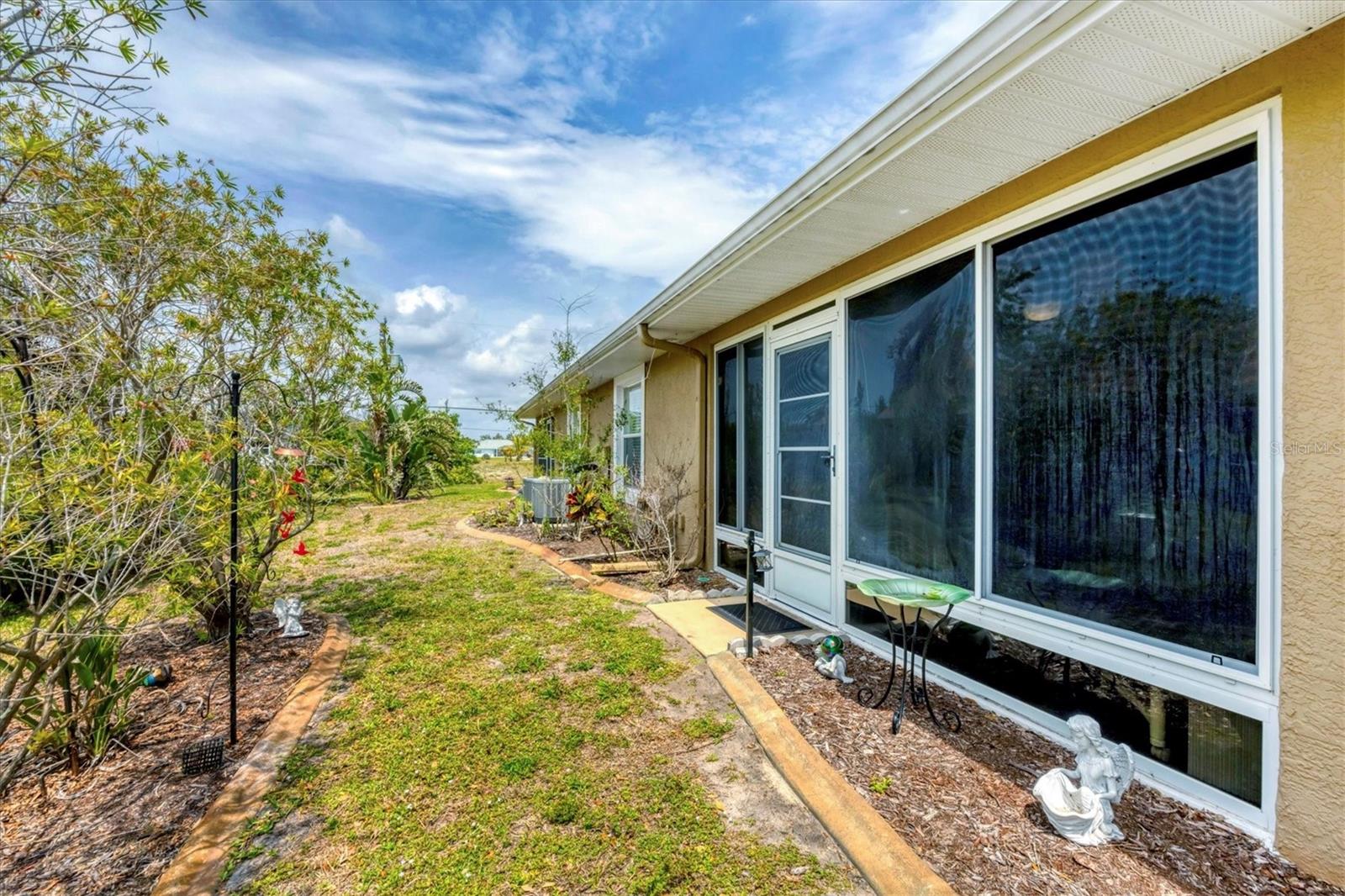 182 ROTONDA BLVD W #B, ROTONDA WEST, FL, 33947