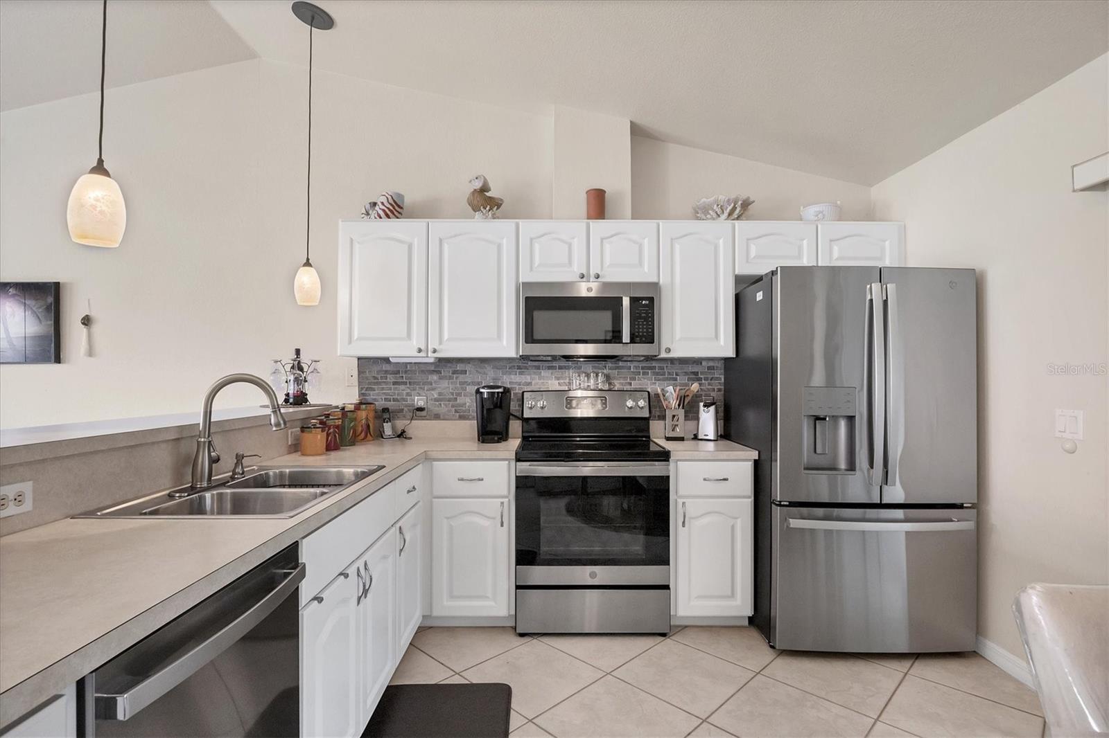 182 ROTONDA BLVD W #B, ROTONDA WEST, FL, 33947