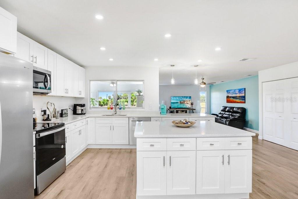 303 CRANSTON PL, SUN CITY CENTER, FL, 33573