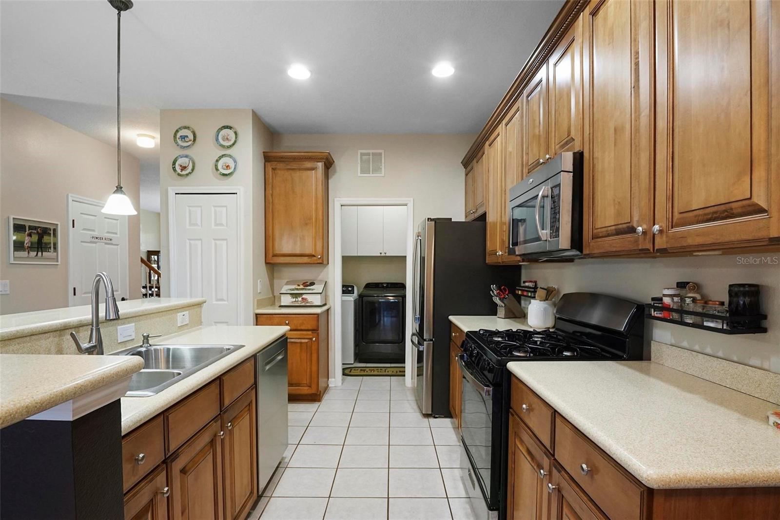 104 W LAKE VICTORIA CIR, DELAND, FL, 32724