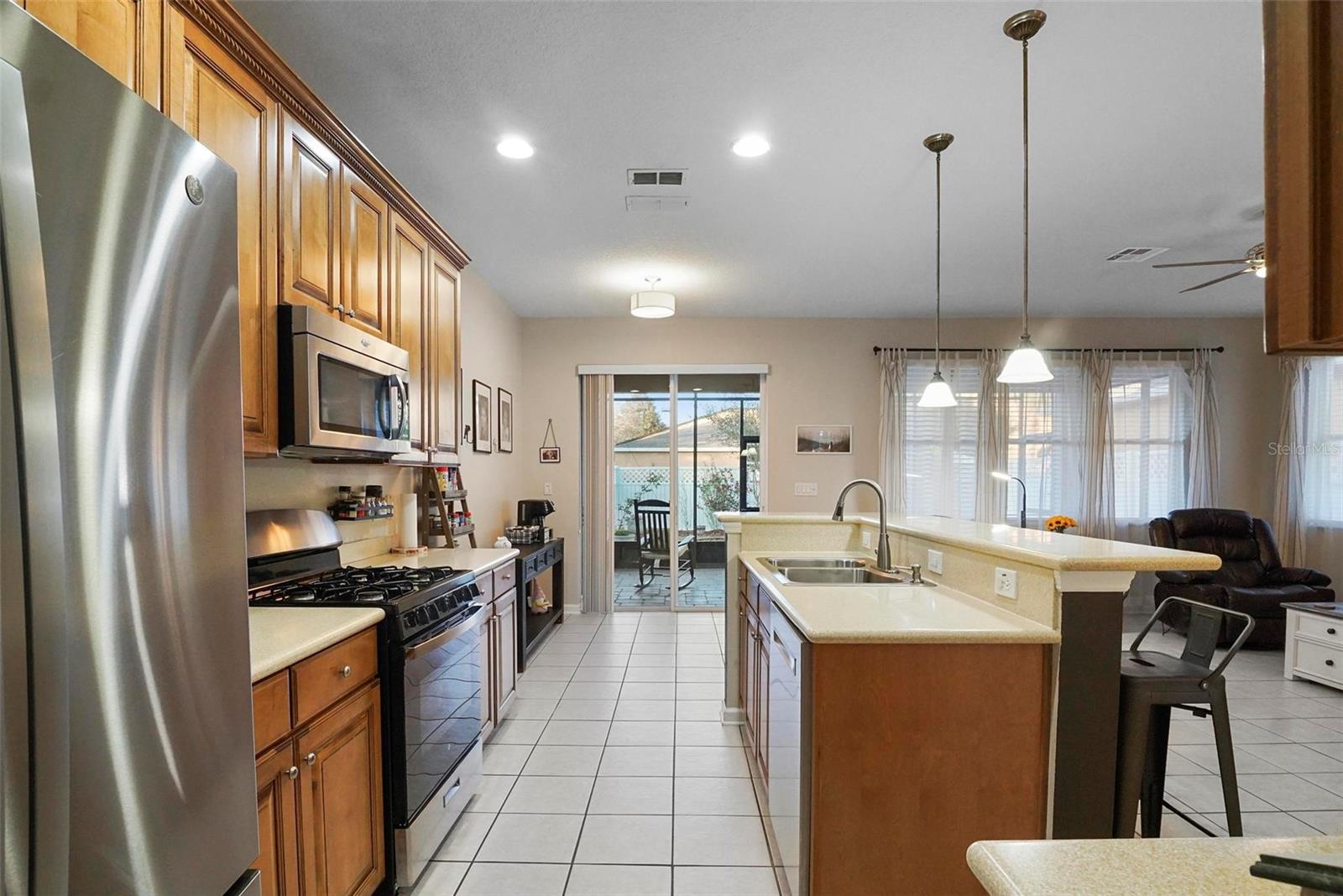 104 W LAKE VICTORIA CIR, DELAND, FL, 32724
