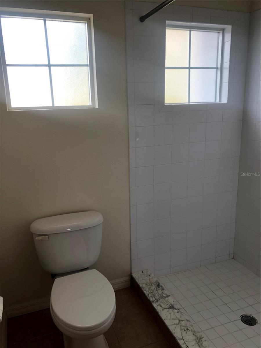 1569 NW 29TH RD #4, GAINESVILLE, FL, 32605
