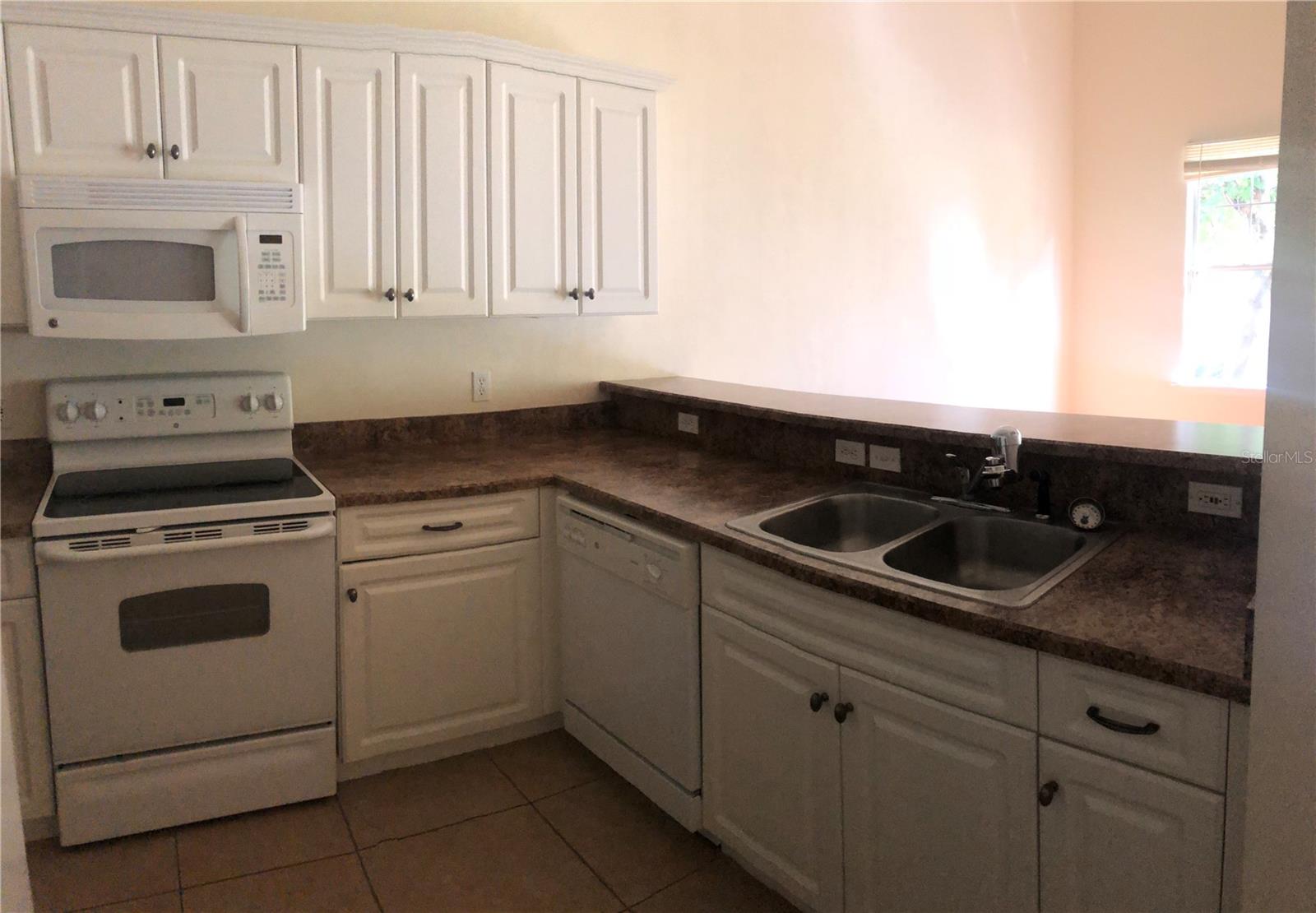 1569 NW 29TH RD #4, GAINESVILLE, FL, 32605