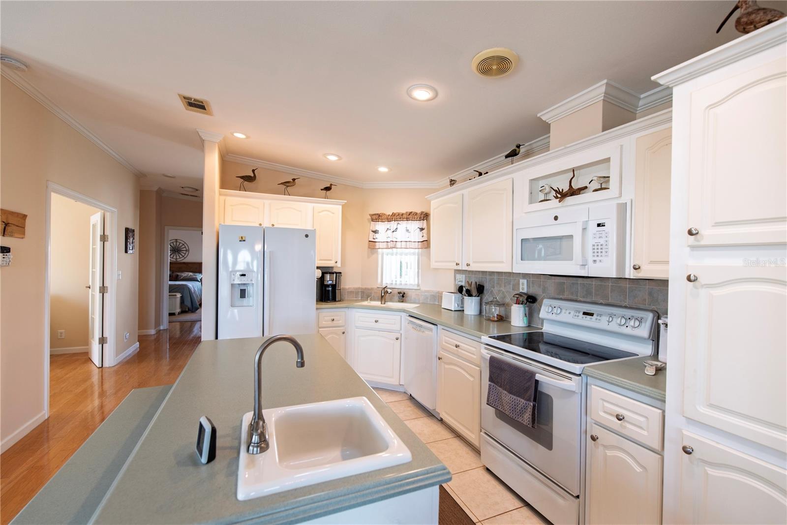 8 ALLIGATOR AVE, PUNTA GORDA, FL, 33950