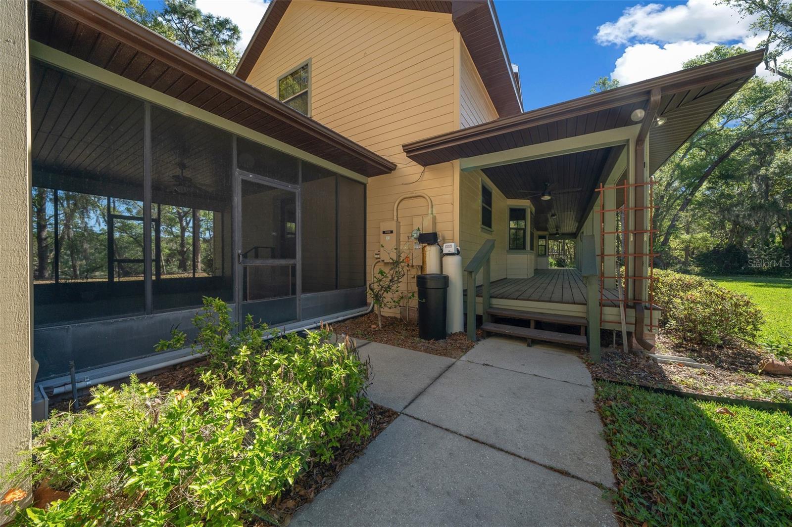 39636 CAROLINA AVE, LADY LAKE, FL, 32159