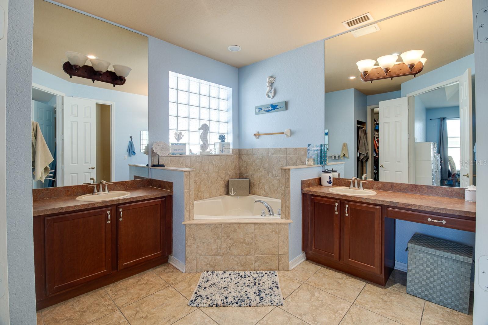 2238 AMBERLY AVE, ORLANDO, FL, 32833