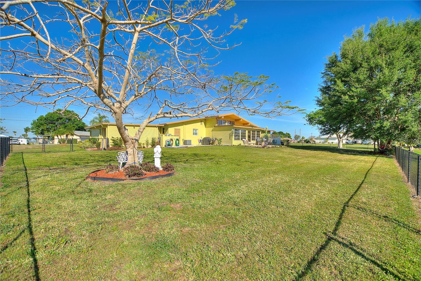 6365 AVOCADO DR, INDIAN LAKE ESTATES, FL, 33855