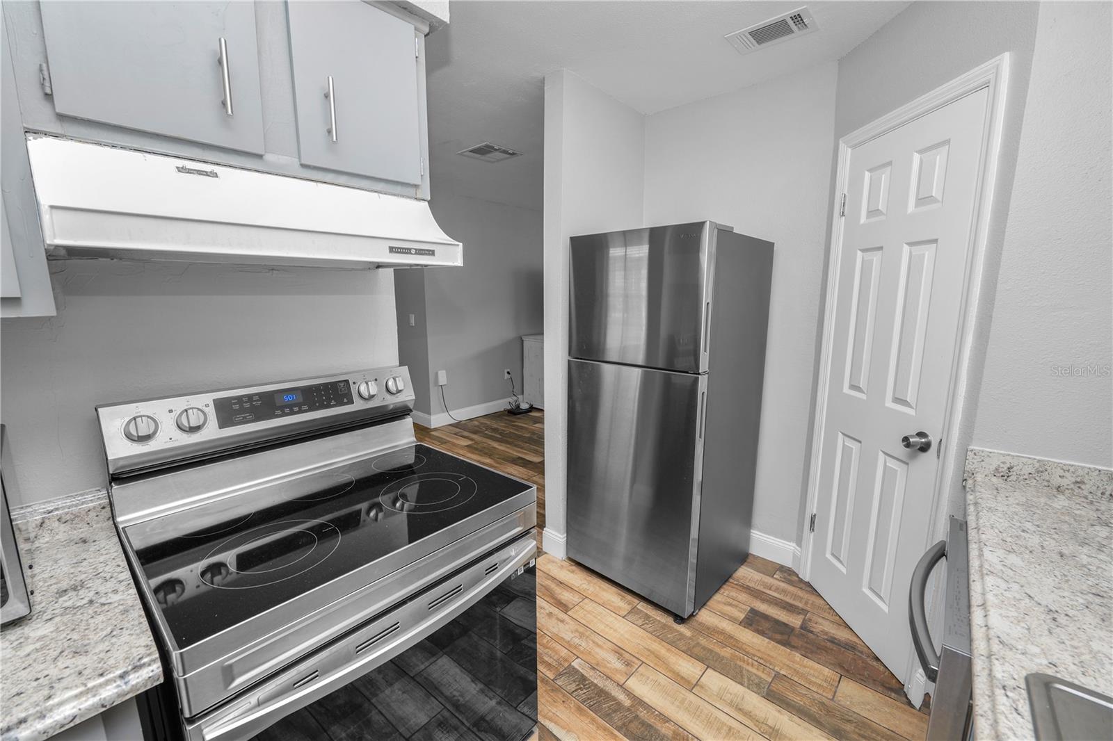 1920 E EDGEWOOD DR #T7, LAKELAND, FL, 33803