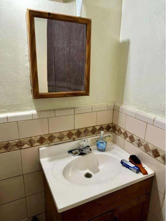 225 NW 11TH AVE, SOUTH BAY, FL, 33493