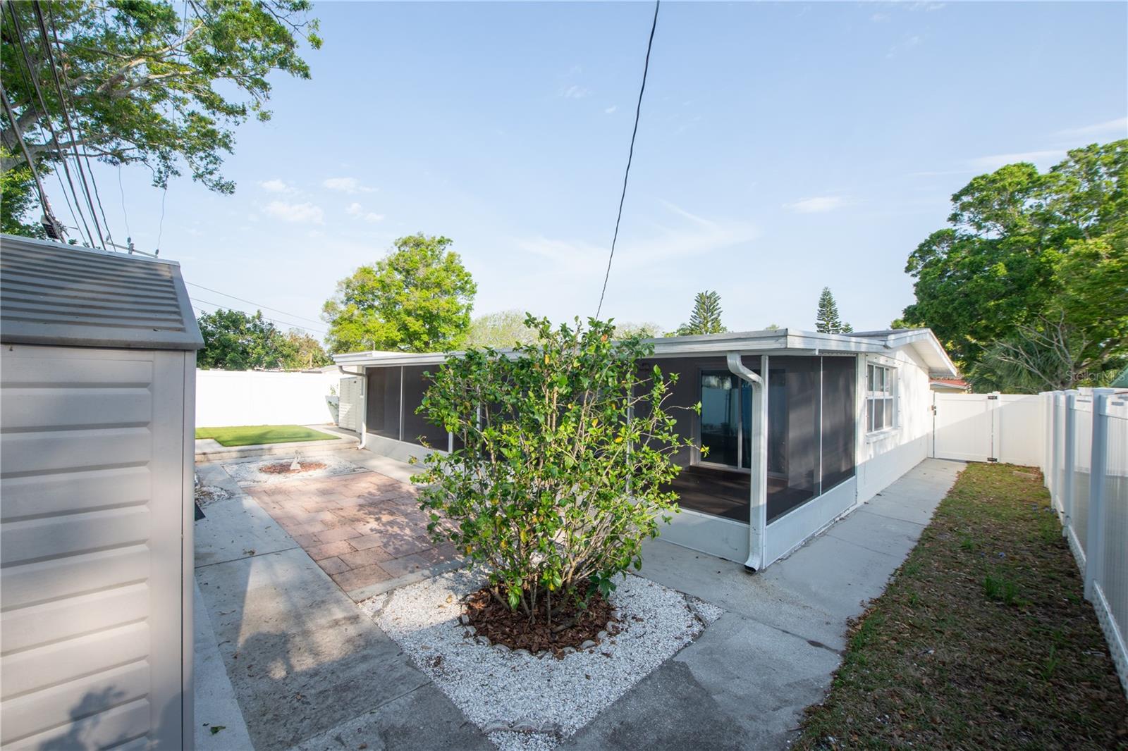 242 11TH AVE SW, LARGO, FL, 33770