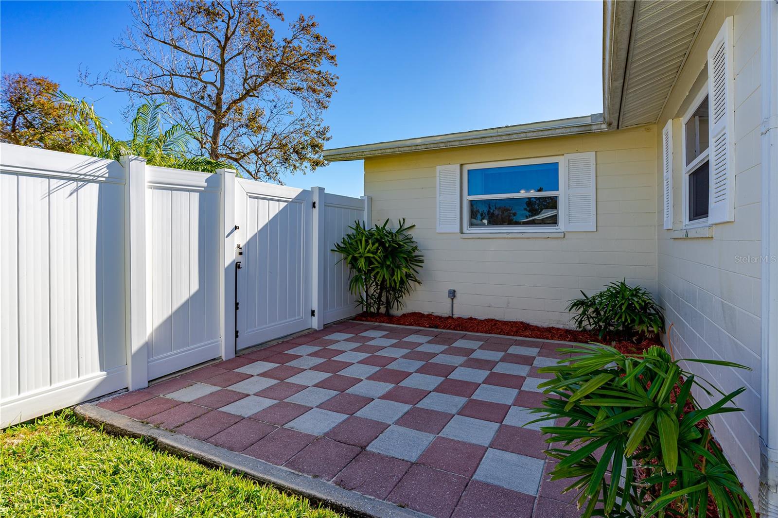 740 MILLBROOK LN, SOUTH DAYTONA, FL, 32119