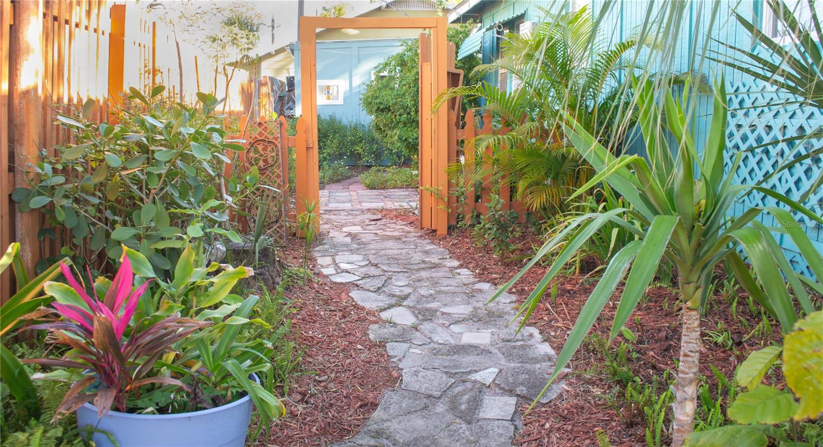 2501 EMERSON AVE S, ST PETERSBURG, FL, 33712