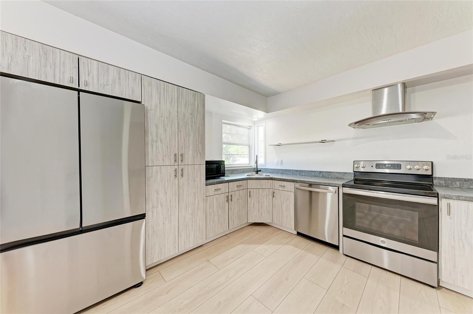 1112 67TH ST NW, BRADENTON, FL, 34209