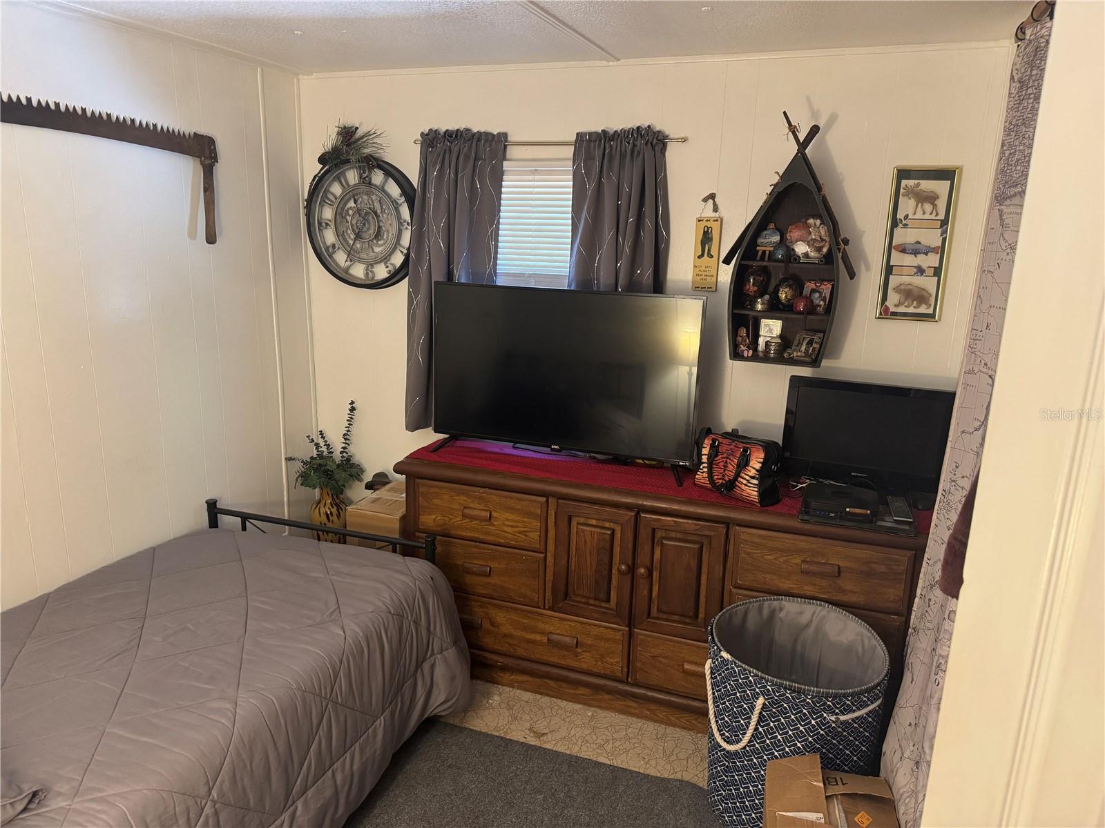 208 LAKEVIEW DR, MELROSE, FL, 32666