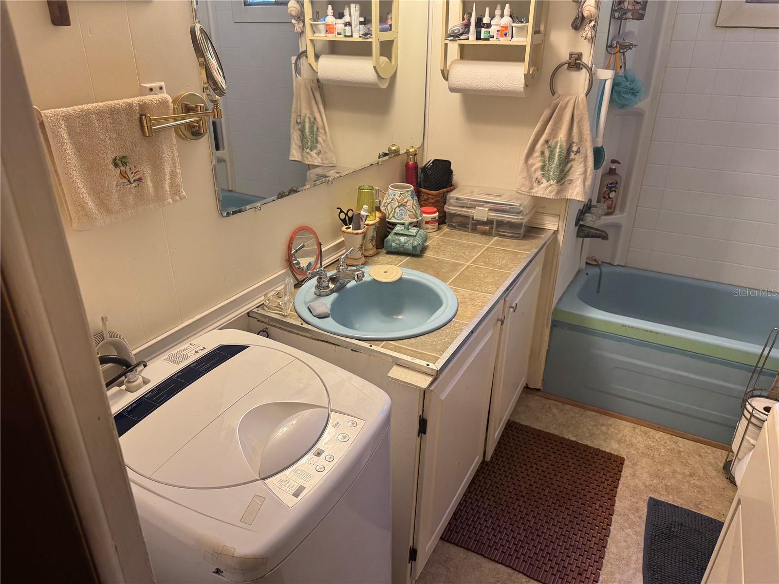 208 LAKEVIEW DR, MELROSE, FL, 32666