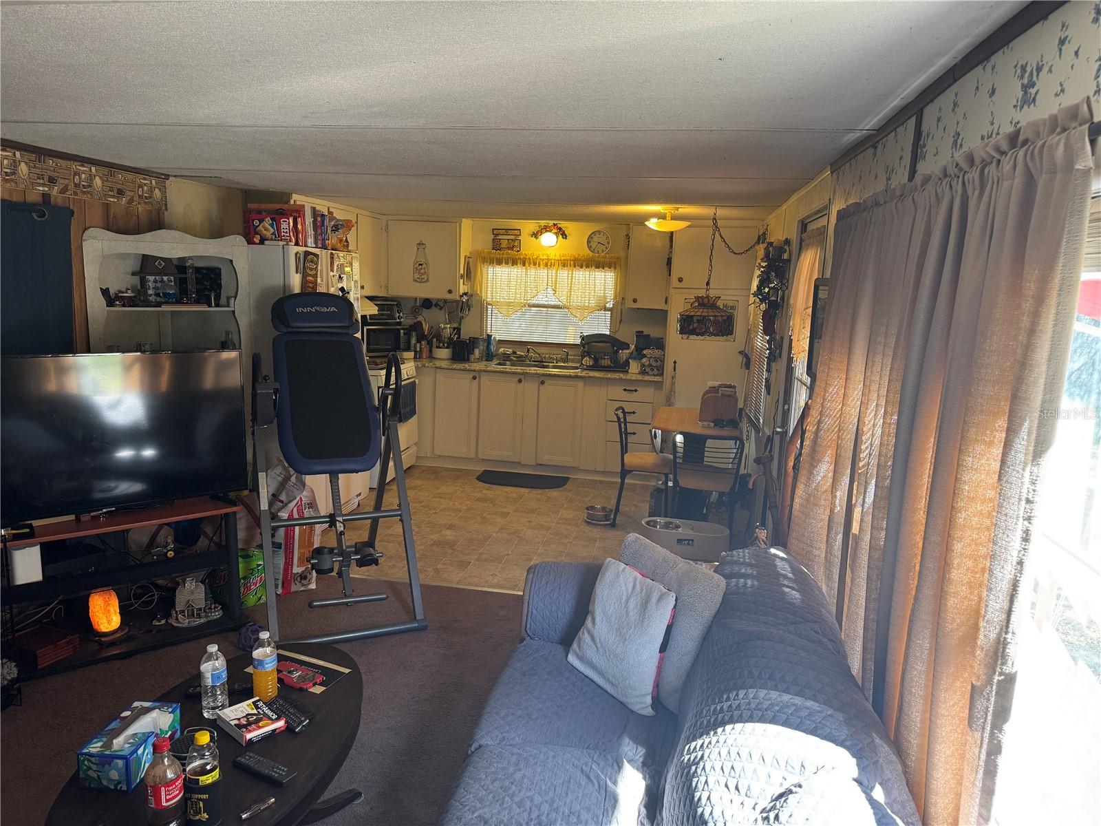 208 LAKEVIEW DR, MELROSE, FL, 32666