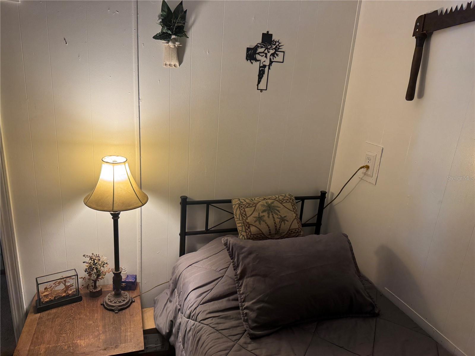 208 LAKEVIEW DR, MELROSE, FL, 32666