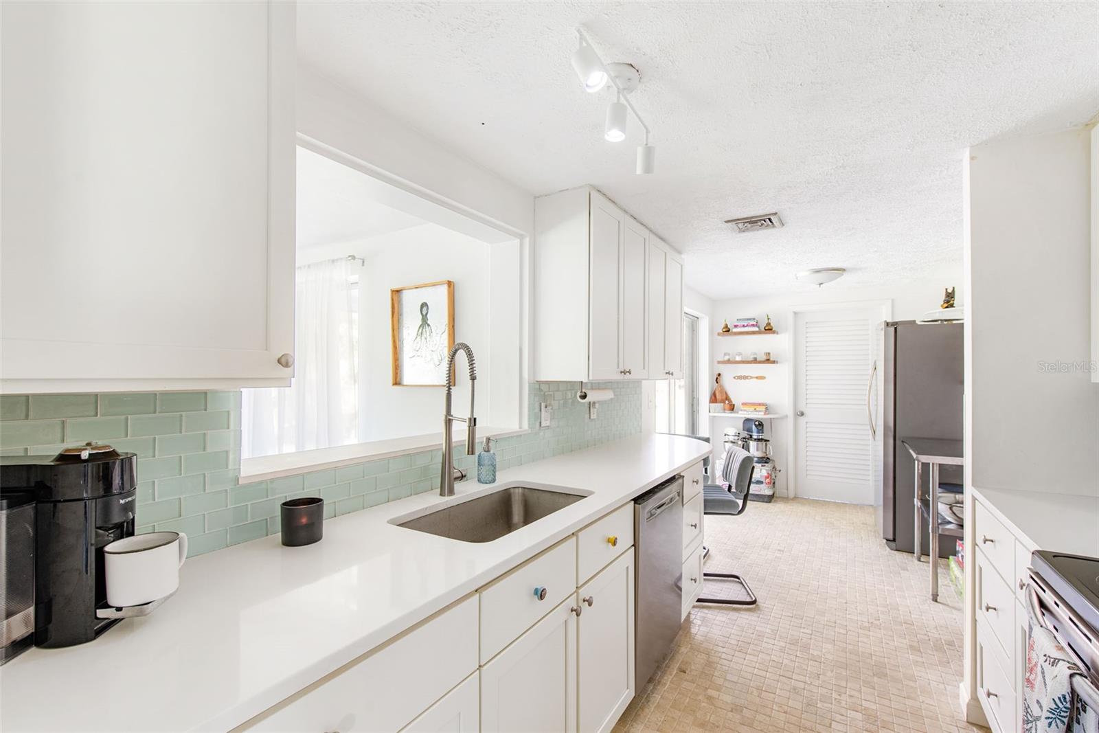 1115 LARCHMONT DR, ENGLEWOOD, FL, 34223
