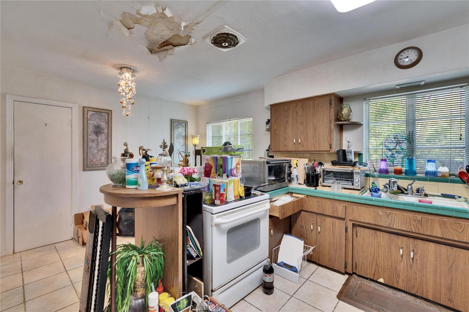 803 W COLUMBUS DR, TAMPA, FL, 33602