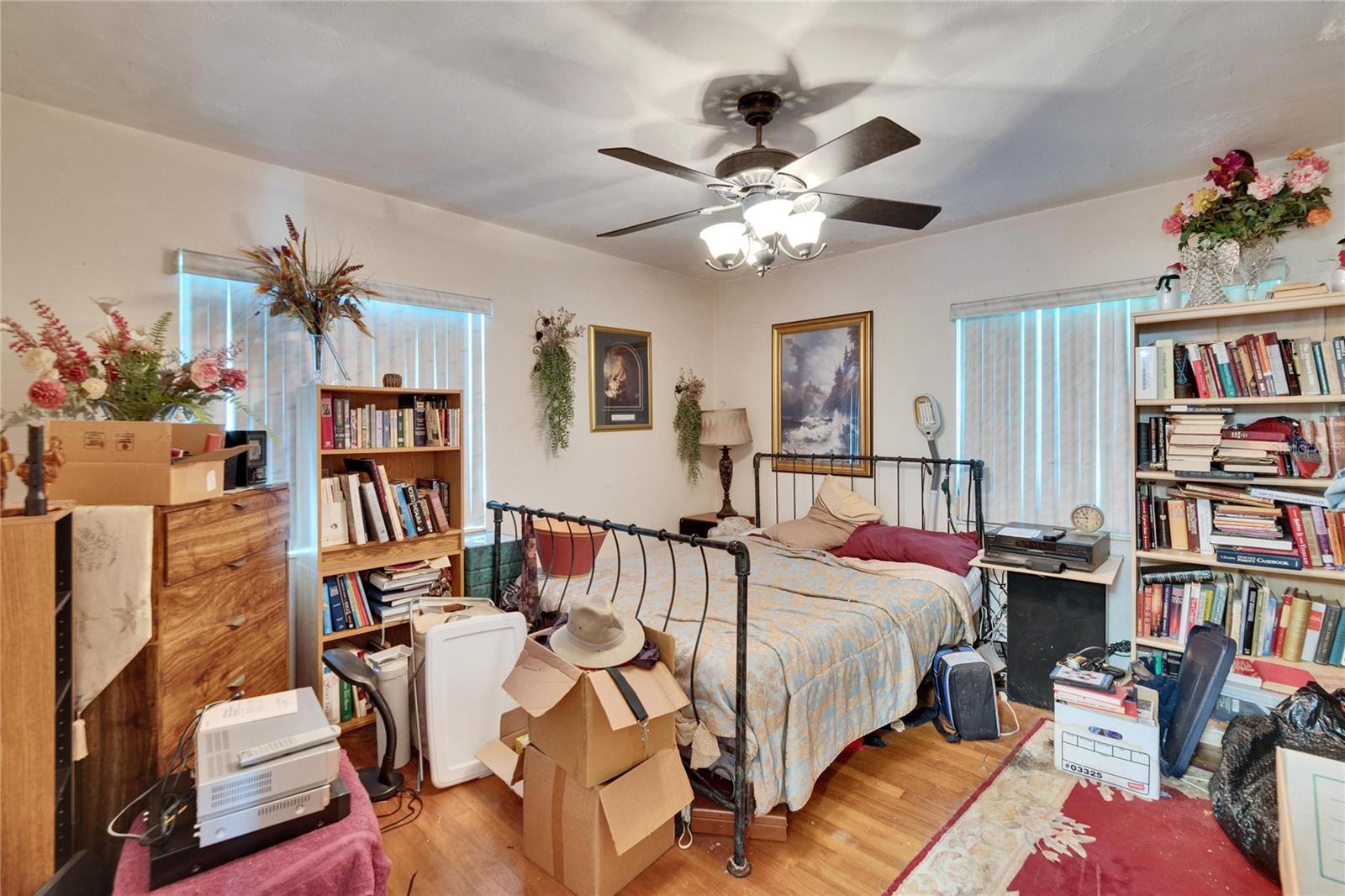 803 W COLUMBUS DR, TAMPA, FL, 33602