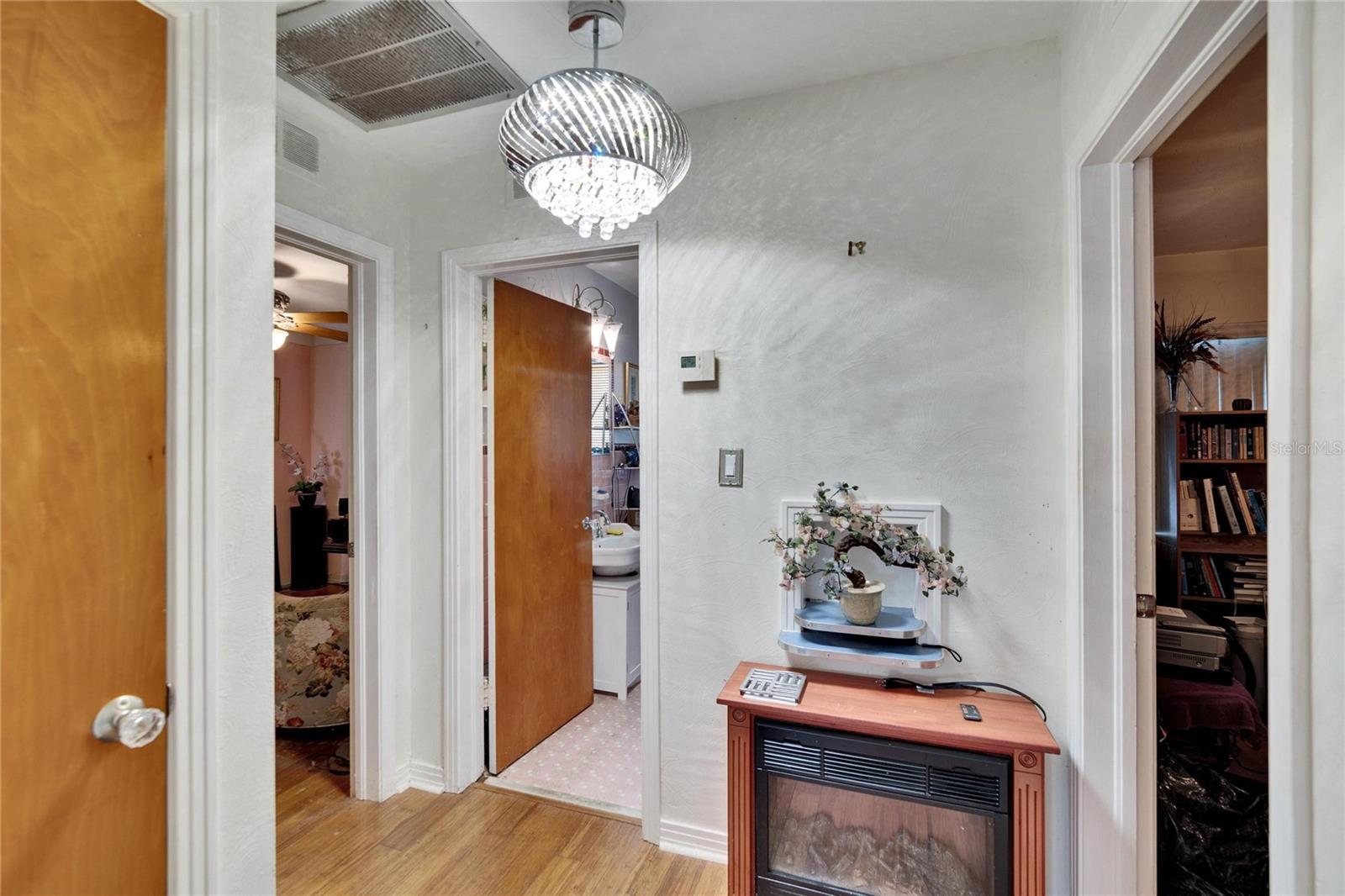 803 W COLUMBUS DR, TAMPA, FL, 33602