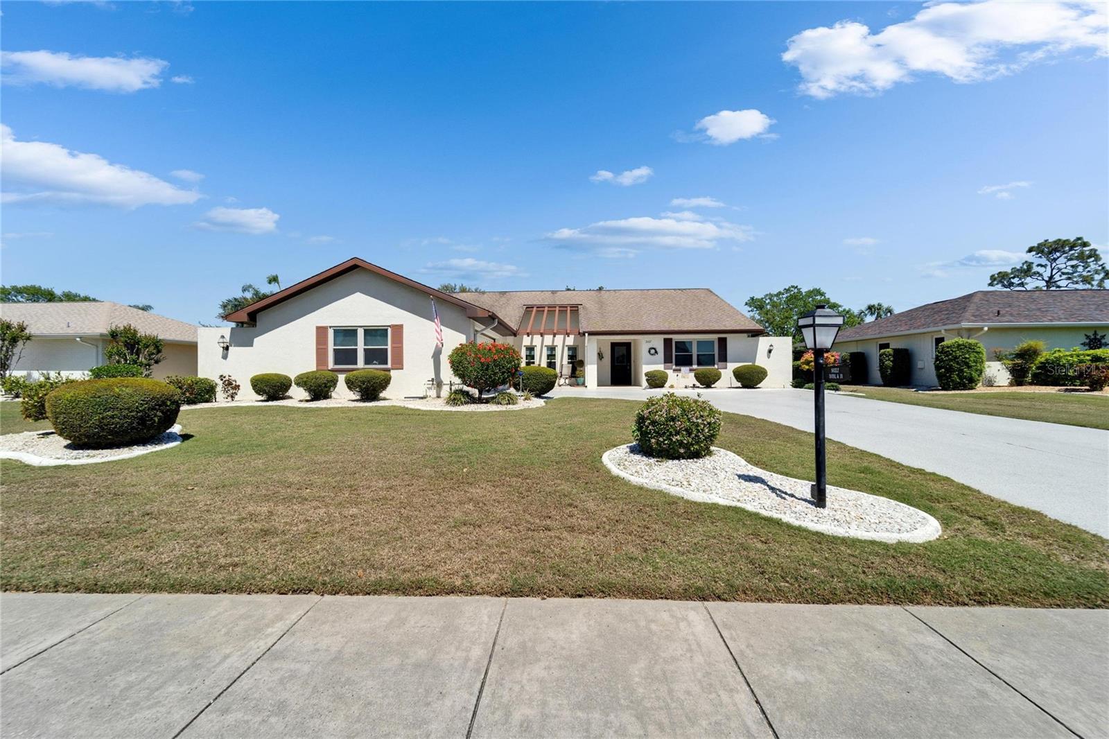 2007 E VIEW DR, SUN CITY CENTER, FL, 33573