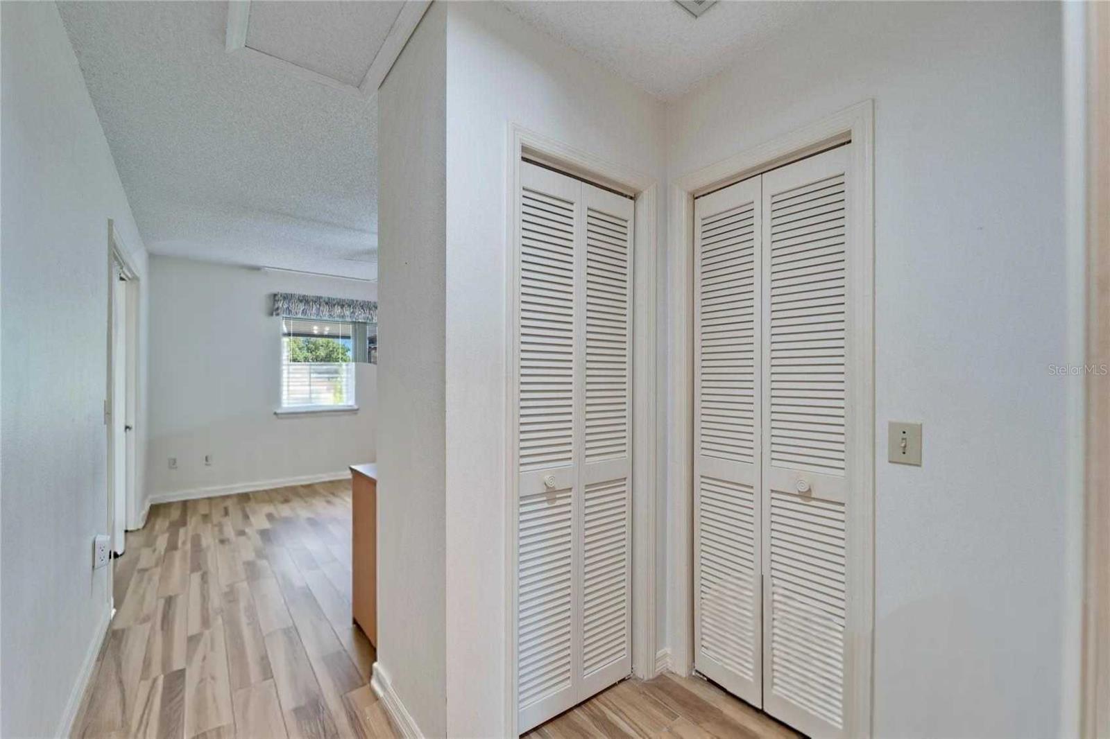 2007 E VIEW DR, SUN CITY CENTER, FL, 33573