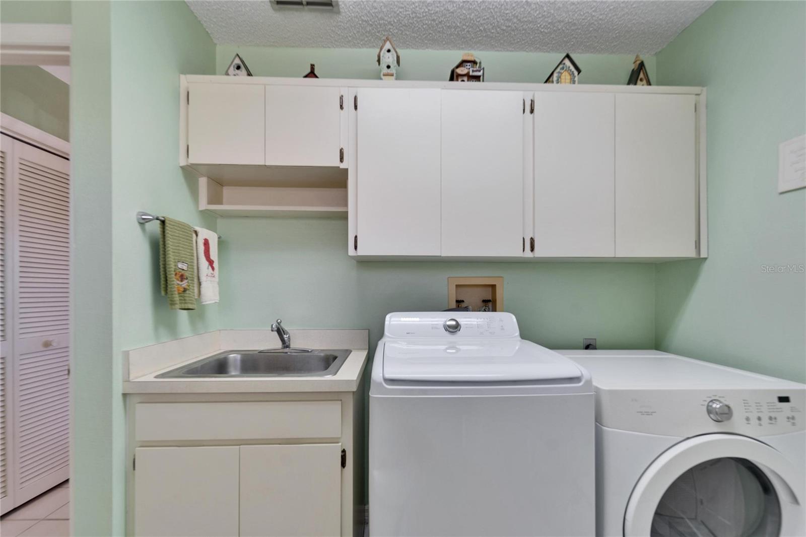 2007 E VIEW DR, SUN CITY CENTER, FL, 33573