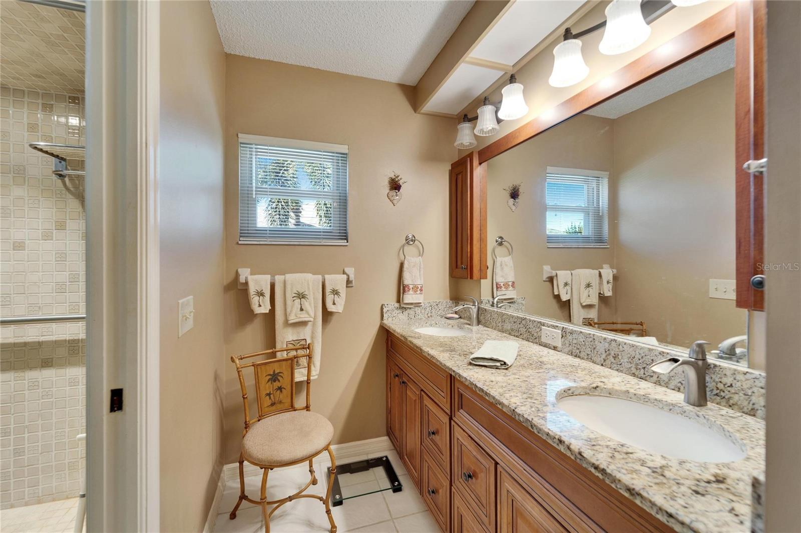 2007 E VIEW DR, SUN CITY CENTER, FL, 33573