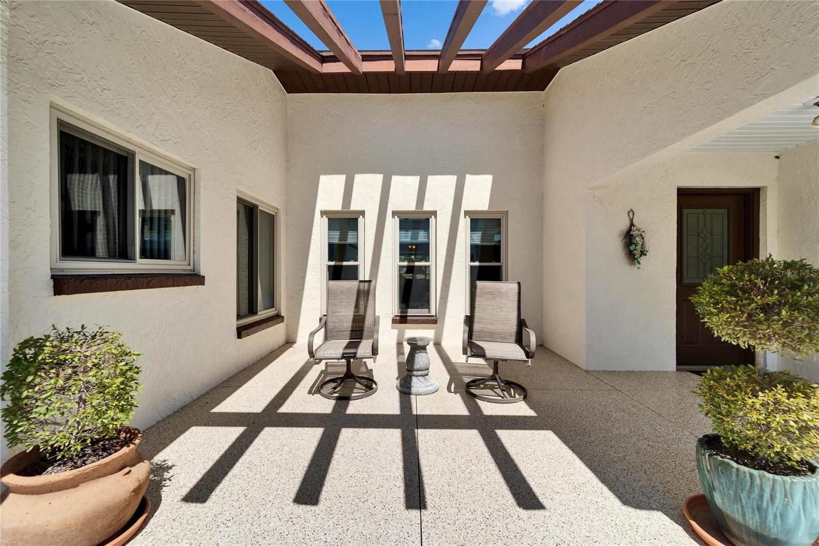 2007 E VIEW DR, SUN CITY CENTER, FL, 33573