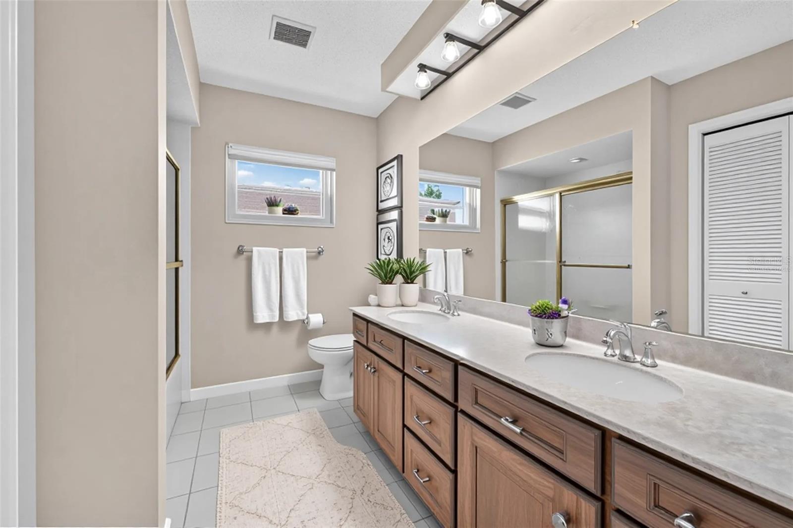 2007 E VIEW DR, SUN CITY CENTER, FL, 33573