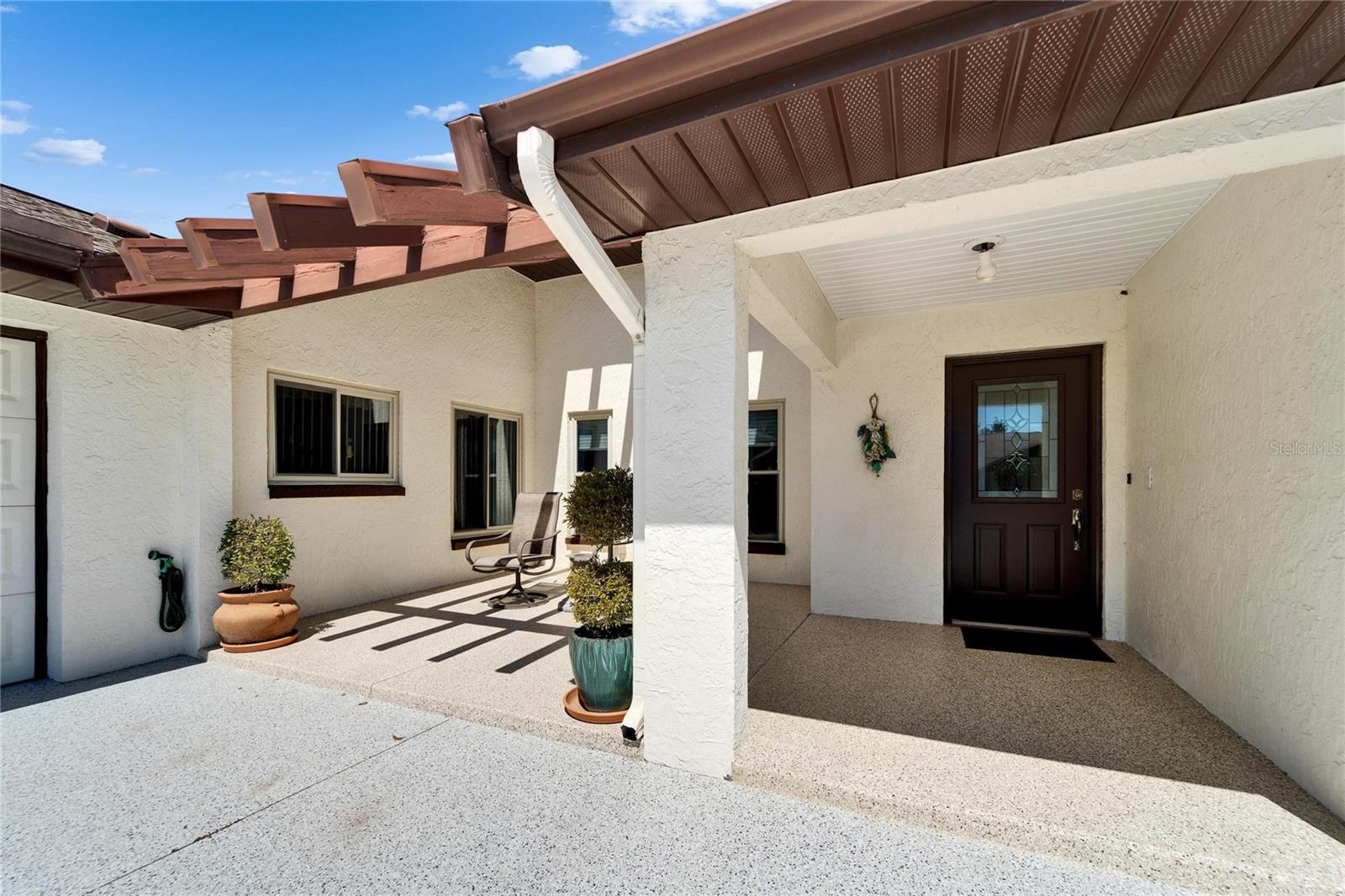 2007 E VIEW DR, SUN CITY CENTER, FL, 33573