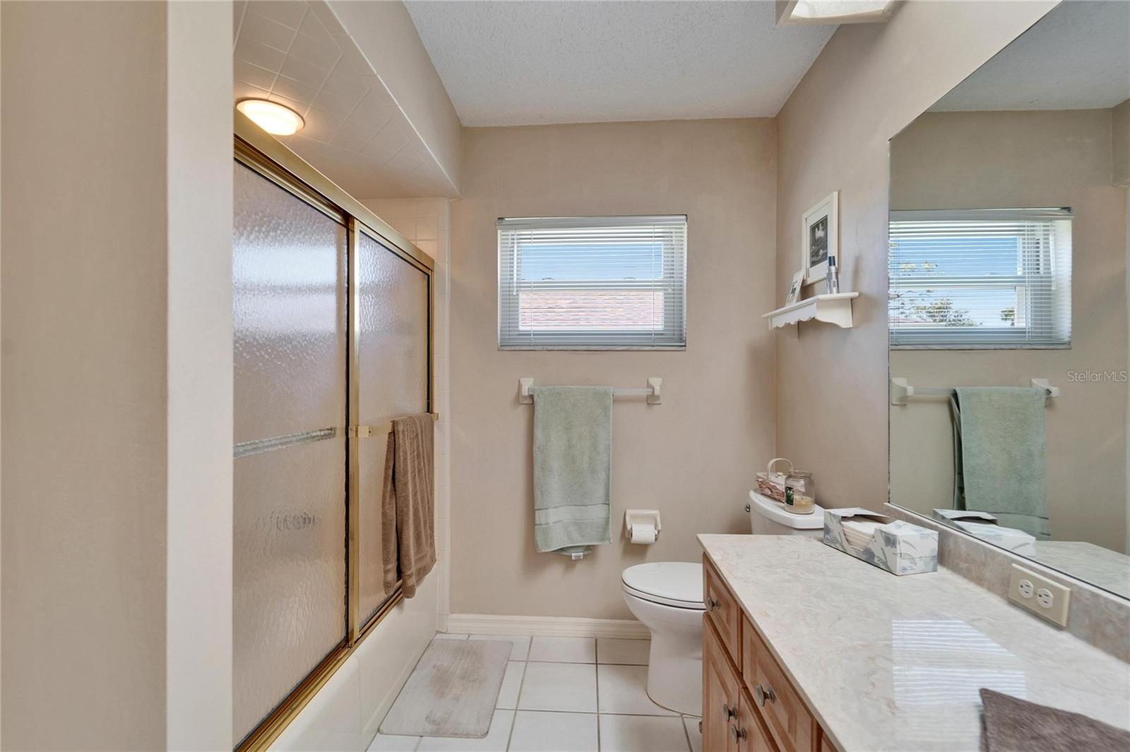 2007 E VIEW DR, SUN CITY CENTER, FL, 33573