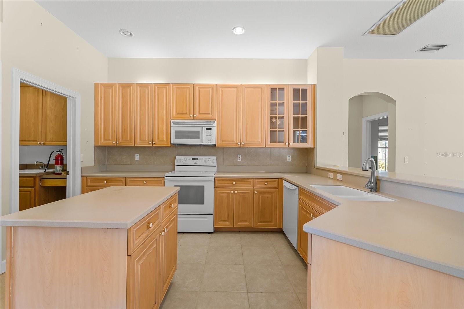 13792 LONG LAKE LN, PORT CHARLOTTE, FL, 33953